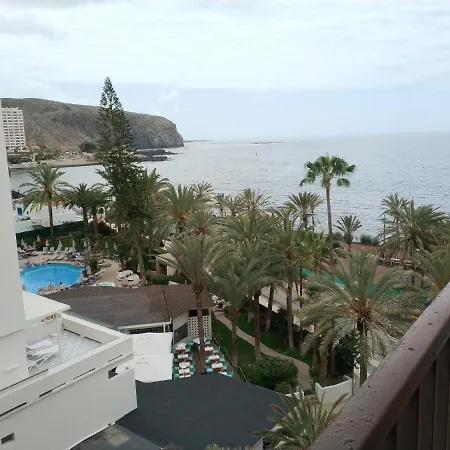 With Nice Sea And Mountain View Lejlighed